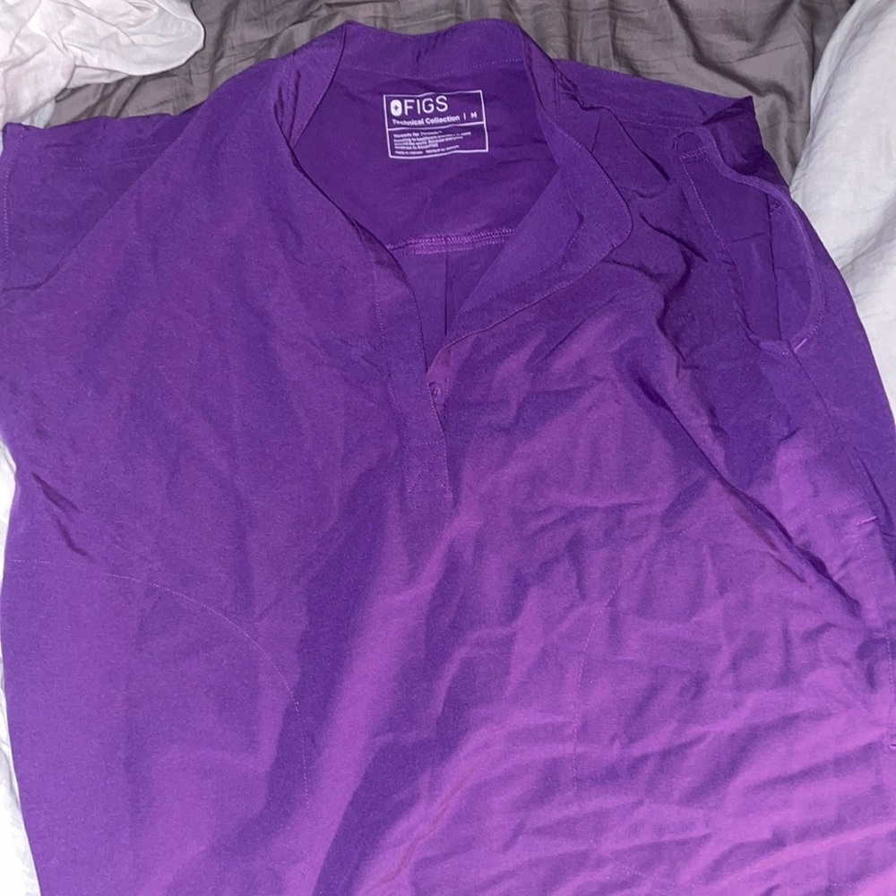 Figs Ultra Violet Rafaela top size medium